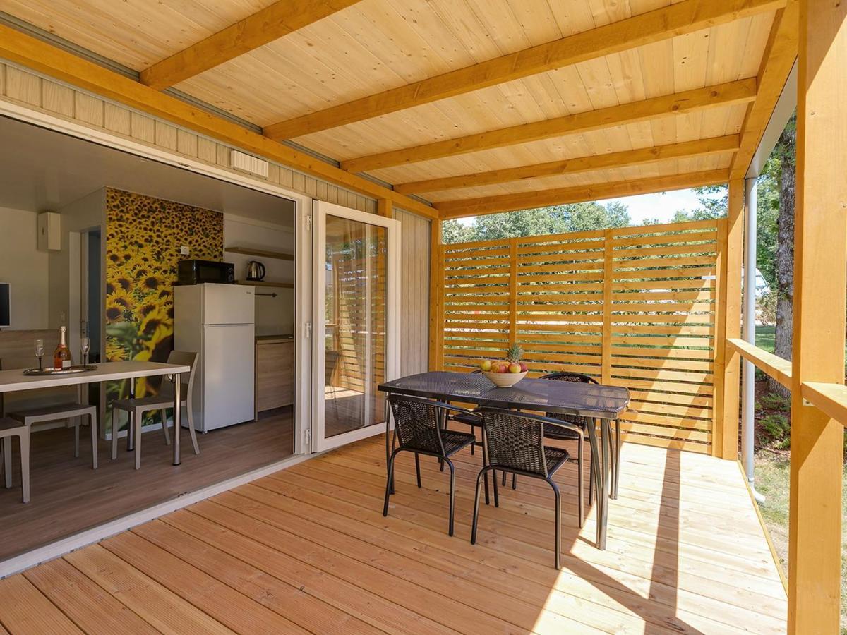 Adriamar Mobile Homes In Camping Park Умаг Экстерьер фото