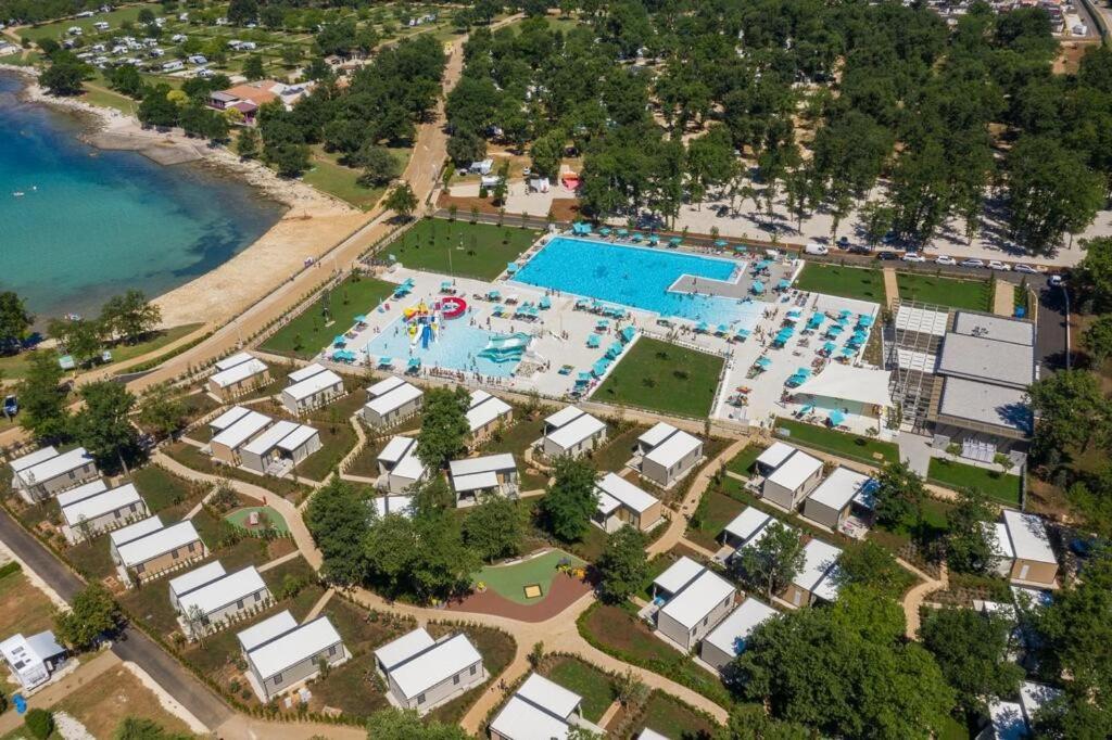 Adriamar Mobile Homes In Camping Park Умаг Экстерьер фото