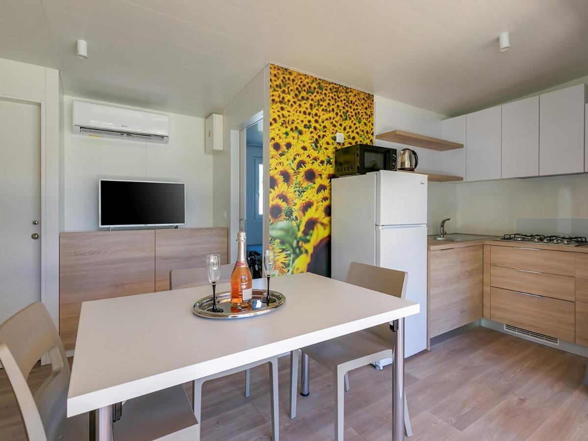 Adriamar Mobile Homes In Camping Park Умаг Экстерьер фото