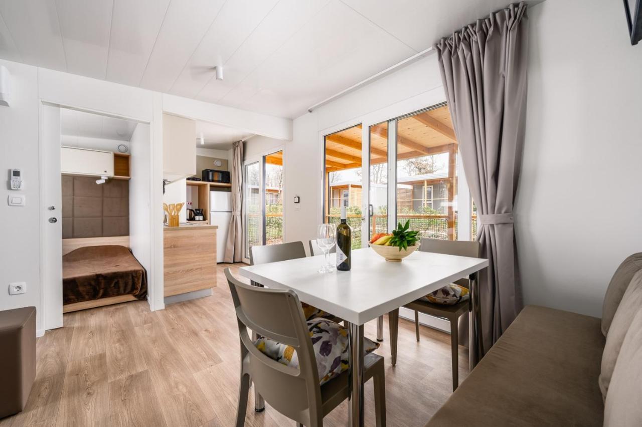 Adriamar Mobile Homes In Camping Park Умаг Экстерьер фото