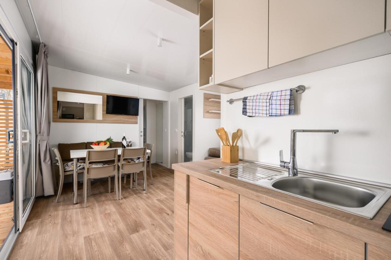 Adriamar Mobile Homes In Camping Park Умаг Экстерьер фото