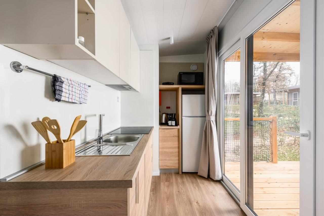 Adriamar Mobile Homes In Camping Park Умаг Экстерьер фото